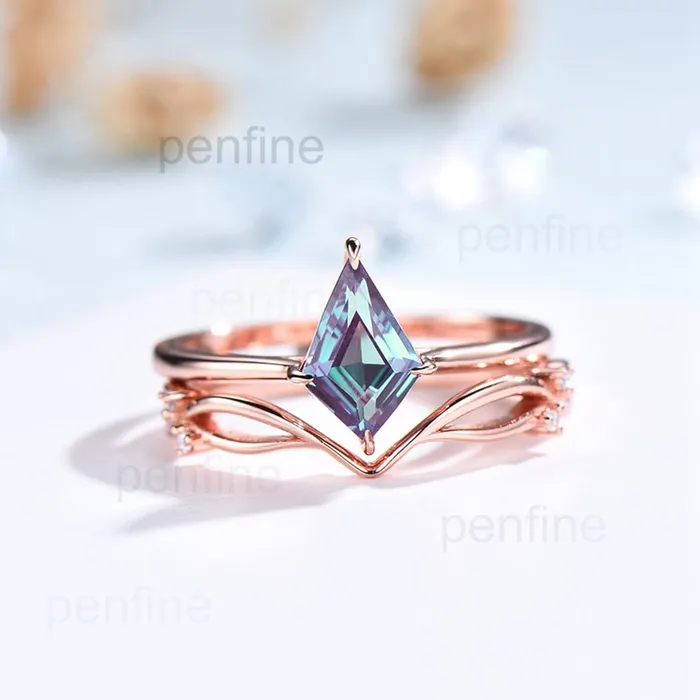 PENFINE Rings Unique Alexandrite Engagemnt Ring Set Solitaire Kite Cut Alexandrite Bridal Set