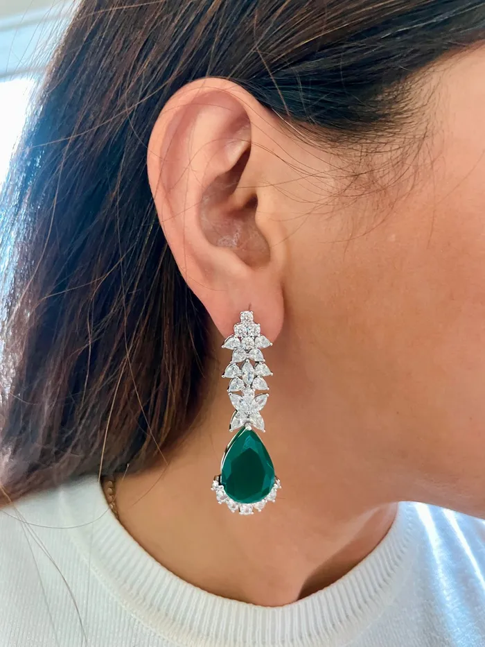 PRERTO ECOMMERCE PRIVATE LIMITED Necklaces 9 Emerald Drops Flower Diamond Necklace Set