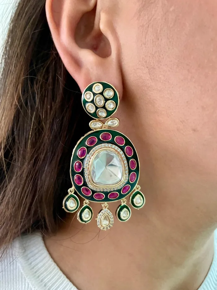 PRERTO ECOMMERCE PRIVATE LIMITED Necklaces Maharani Sikra Samatra Polki Kundan Emerald Ruby Detail Necklace Set 2Necklace 2Earrings 1Mang Tika