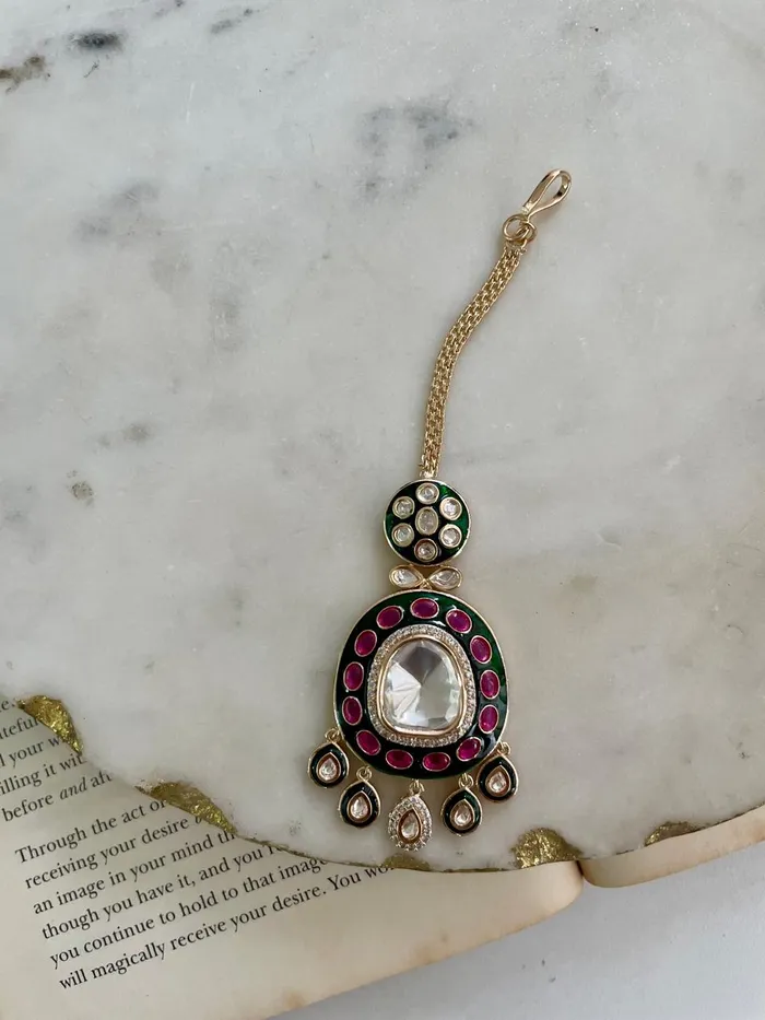 PRERTO ECOMMERCE PRIVATE LIMITED Necklaces Maharani Sikra Samatra Polki Kundan Emerald Ruby Detail Necklace Set 2Necklace 2Earrings 1Mang Tika