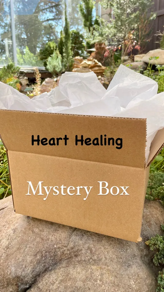 Sugar Studio Crystals Heart Healing Mystery Box 150 Necklaces