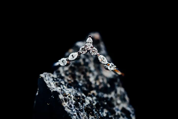 Finco Metals Rings 14k White Gold Diamond V Band