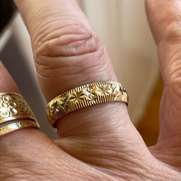 Rings Vintage Paris Jewelry Engraved Star Band 9K Gold Vintage Rings Vintage Paris Jewelry Engraved Star Band 9K Gold Vintage