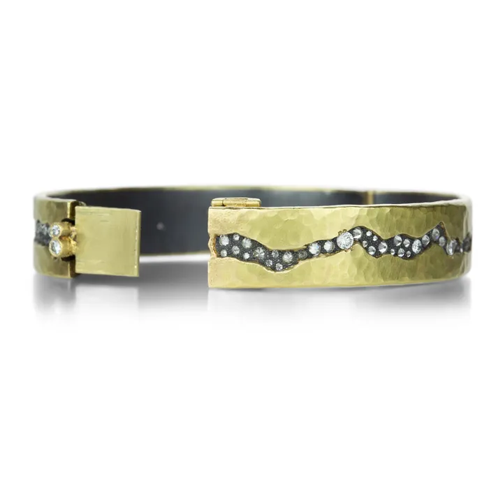 Todd Pownell PreStyled Sets 18k Bangle with Diamond Fissure Todd Pownell PreStyled Sets 18k Bangle with Diamond Fissure