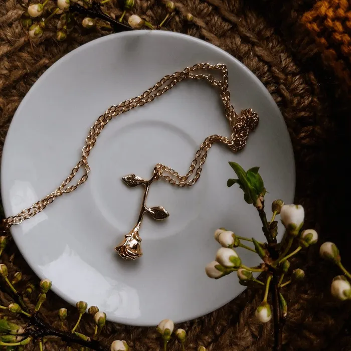 UrbanVinta Vintage Rose Necklace Necklaces