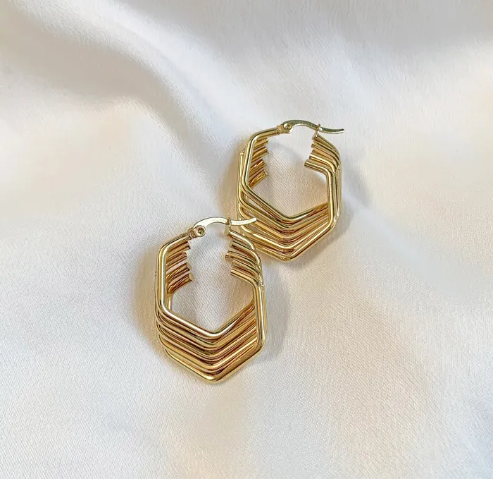 Earrings MACI GEOMETRIC TWIST HOOP EARRINGSSAMPLE Mai Dsire