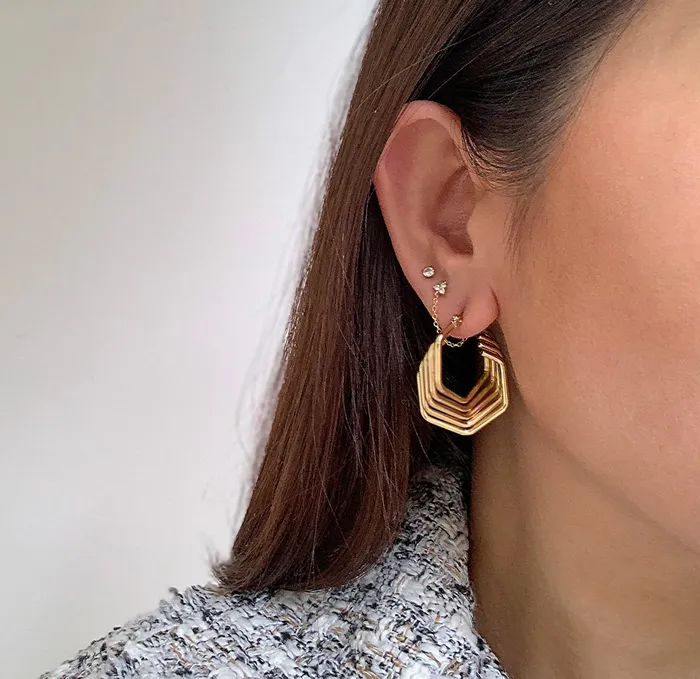 Earrings MACI GEOMETRIC TWIST HOOP EARRINGSSAMPLE Mai Dsire