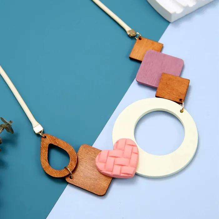 Necklaces Sweet T 52 Geometric Wooden Pendant Ethnic Statement Bib Necklace for Women Girls Handmade Maxi NecklacesVintage Jewelry