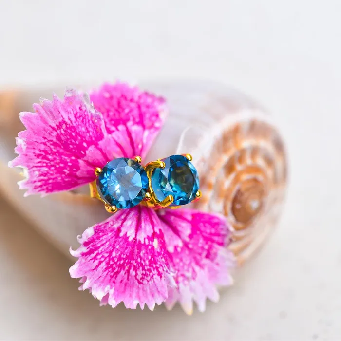 YoTreasure Earrings 2 Ct London Blue Topaz Solid 10k Yellow Gold Stud Earrings YoTreasure Earrings 2 Ct London Blue Topaz Solid 10k Yellow Gold Stud Earrings