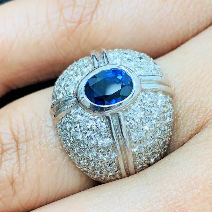 Beauvince Rings Starry Crossroads Diamond Sapphire Ring 360 ct Sapphire Diamonds in White Gold