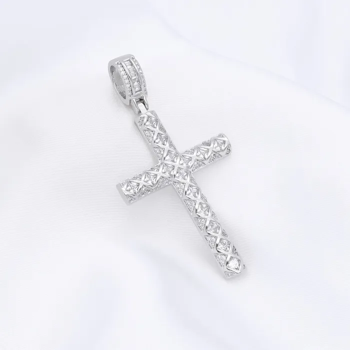 Necklaces Glitters Iced Out Cross Pendant Silver