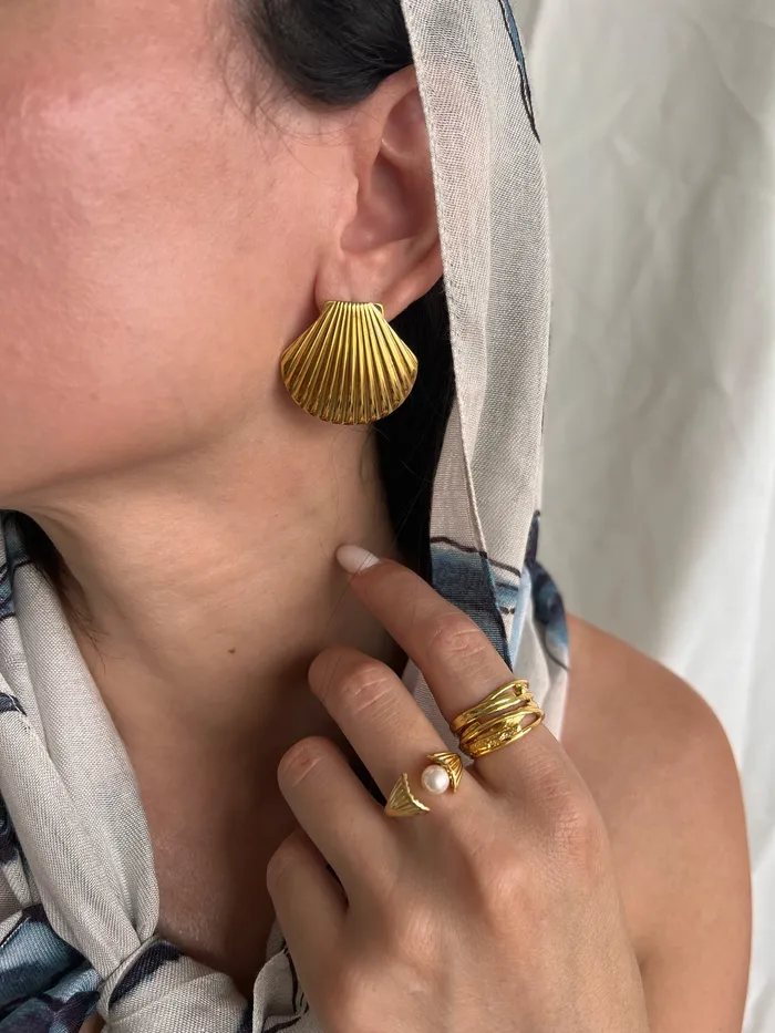 pau jewelry Earrings Sea shell stud earrings