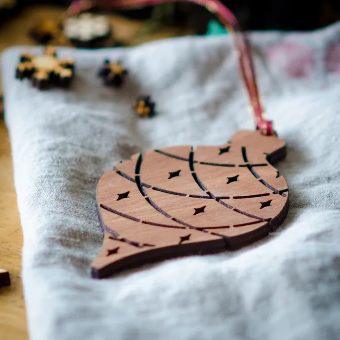 REBELLES DES BOIS DESIGN Boule de Nol Glaon Rebelles des bois design Necklaces REBELLES DES BOIS DESIGN Boule de Nol Glaon Rebelles des bois design Necklaces