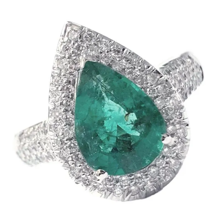 Rings Beauvince Sara Emerald Diamond Ring 229 ct Emerald Diamonds in White Gold