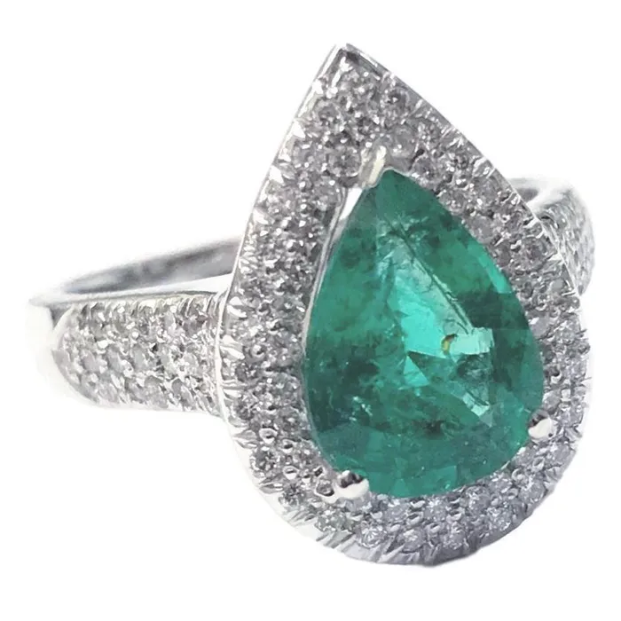 Rings Beauvince Sara Emerald Diamond Ring 229 ct Emerald Diamonds in White Gold