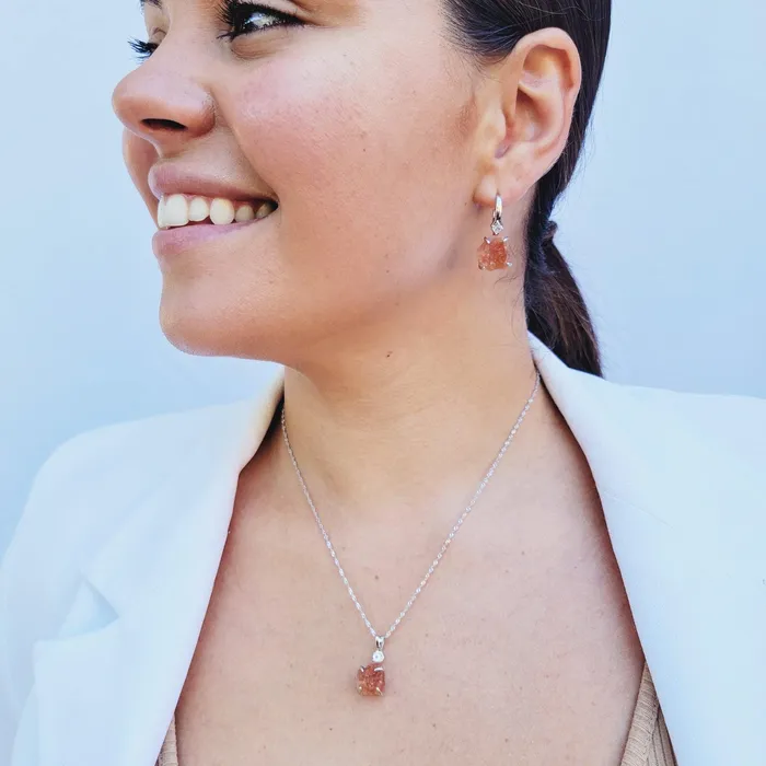 Uniquelan Jewelry Raw Flashy Sunstone Crystal Necklace Necklaces Uniquelan Jewelry Raw Flashy Sunstone Crystal Necklace Necklaces