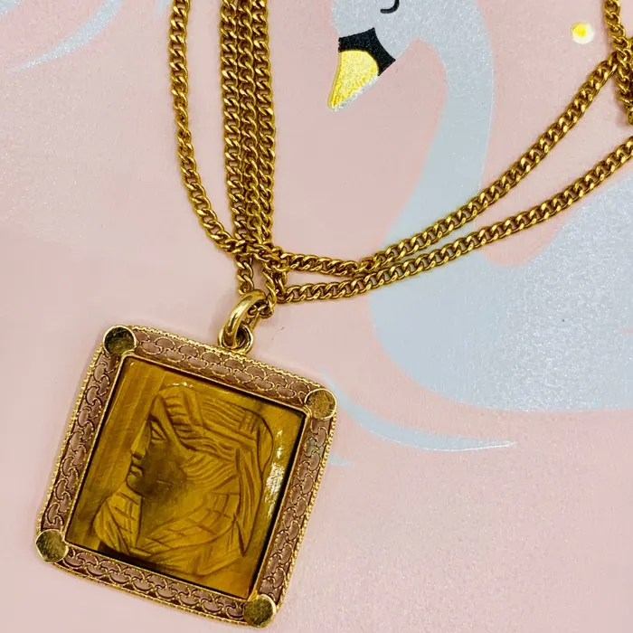 Vintage Engraved Tigers Eye Cameo Pendant 18 Necklace Solid 14K Yellow Gold Vintage Magnality Necklaces